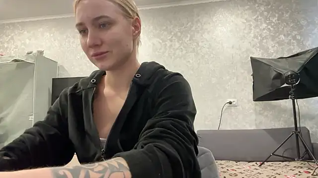 AnneBall online show from 01-18-25, 11:00