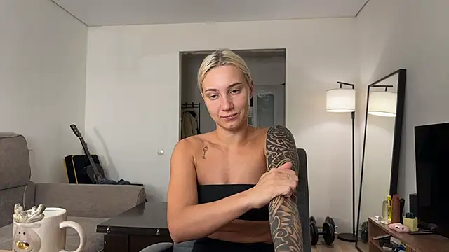 AnneBall online show from 12-05-25, 05:05