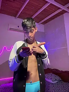 Mauuu18 online show from 10-18-25, 02:36