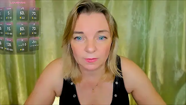 Snapshot of Regina__blue chatting on 12-02-24, 06:32 Regina blue online show from 12-02-24, 06:32