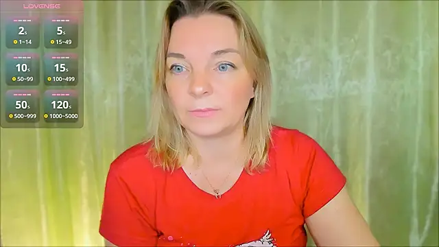 Snapshot of Regina__blue chatting on 12-11-24, 06:20 Regina blue online show from 12-11-24, 06:20