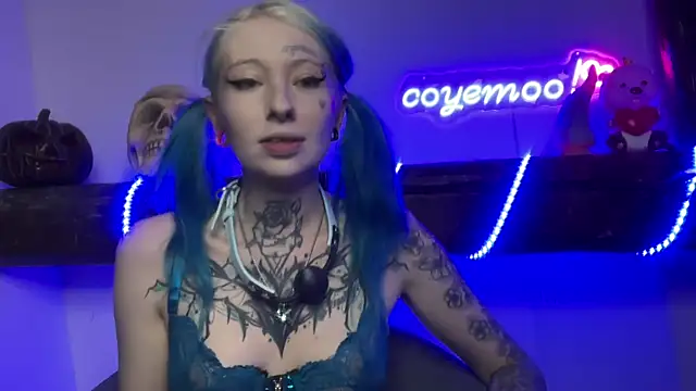 Snapshot of coyemoo chatting on 02-08-25, 06:01 coyemoo online show from 02-08-25, 06:01