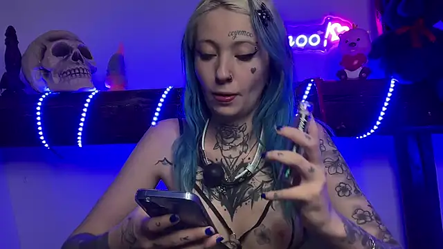 Snapshot of coyemoo chatting on 03-03-25, 08:21 coyemoo online show from 03-03-25, 08:21