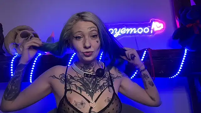 Snapshot of coyemoo chatting on 03-12-25, 07:24 coyemoo online show from 03-12-25, 07:24