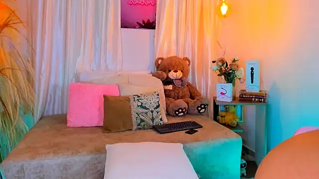 Natasha hartaman online show from 04-29-26, 11:00