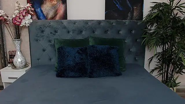 Snapshot of MissJuliax chatting on 01-20-25, 06:53 MissJuliax online show from 01-20-25, 06:53