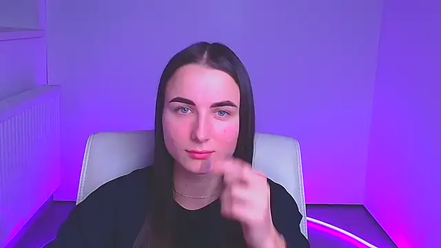 Eva Janee online show from 12-19-24, 03:30