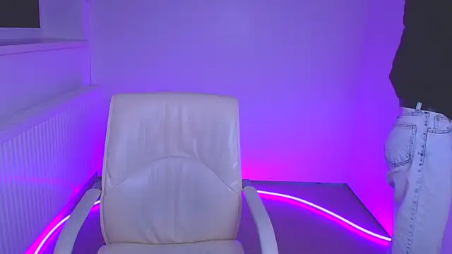 Eva Janee online show from 01-22-25, 03:18