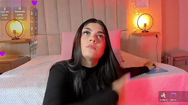 Snapshot of Amy-Saenz chatting on 09-12-25, 04:07 Amy-Saenz online show from 09-12-25, 04:07