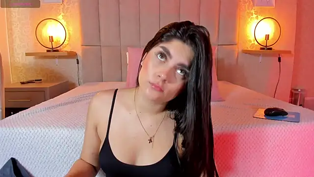 Snapshot of Amy-Saenz chatting on 12-04-25, 03:10 Amy-Saenz online show from 12-04-25, 03:10