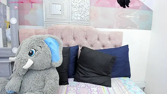 EvaaLovia1 online show from 03-05-25, 04:24