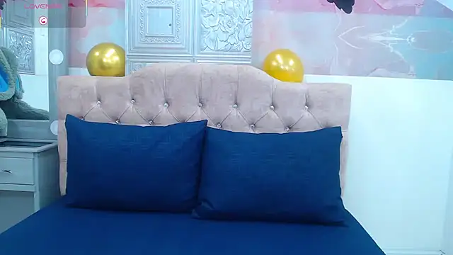 EvaaLovia1 online show from 03-18-25, 01:31