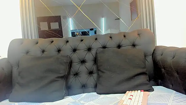 EvaaLovia1 online show from 09-29-25, 01:27