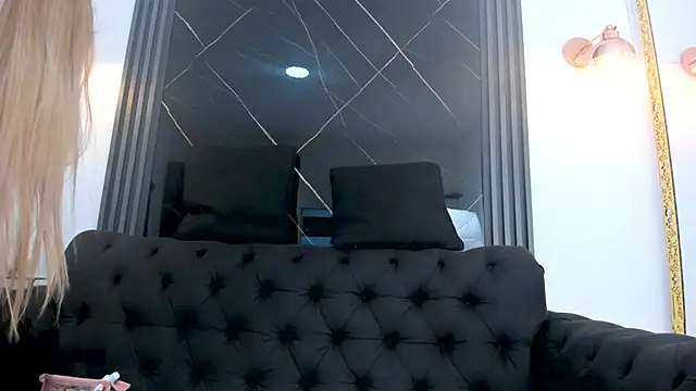 EvaaLovia1 online show from 10-10-25, 02:05