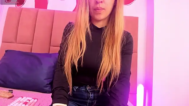 EvaaLovia1 online show from 10-18-25, 02:40