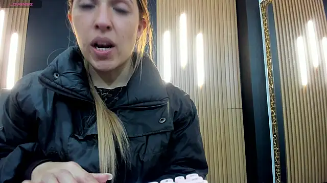 EvaaLovia1 online show from 04-03-26, 03:48