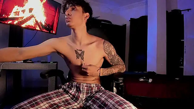 Snakebutterfly online show from 02-08-25, 06:33