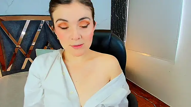 Snapshot of Amara_vega chatting on 10-28-25, 12:30 Amara vega online show from 10-28-25, 12:30