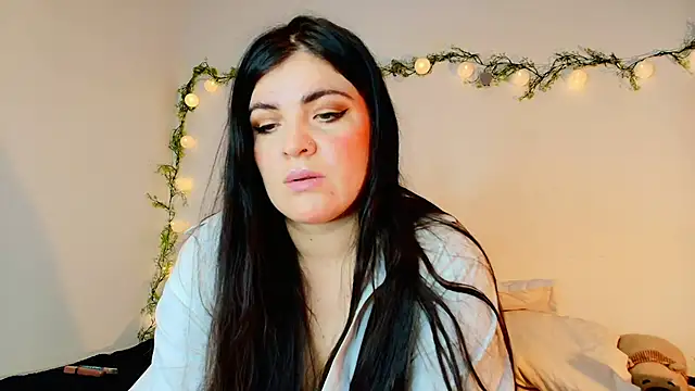 Snapshot of Amara_vega chatting on 05-15-26, 10:11 Amara vega online show from 05-15-26, 10:11