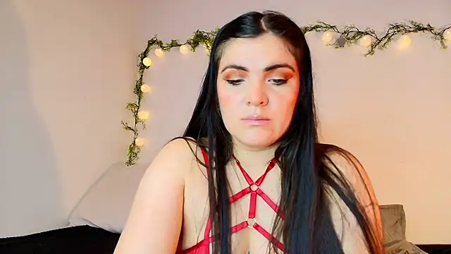 Snapshot of Amara_vega chatting on 05-16-26, 01:43 Amara vega online show from 05-16-26, 01:43