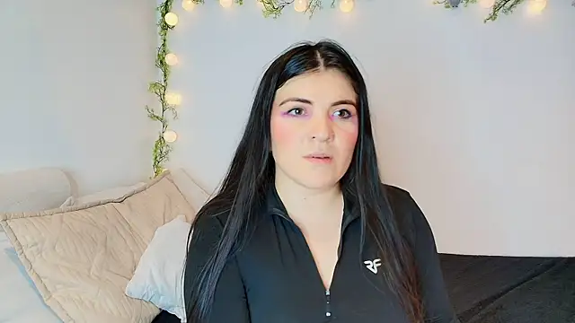 Snapshot of Amara_vega chatting on 05-31-26, 10:22 Amara vega online show from 05-31-26, 10:22