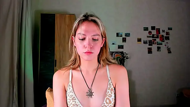 Niky  Jess online show from 12-16-24, 11:22