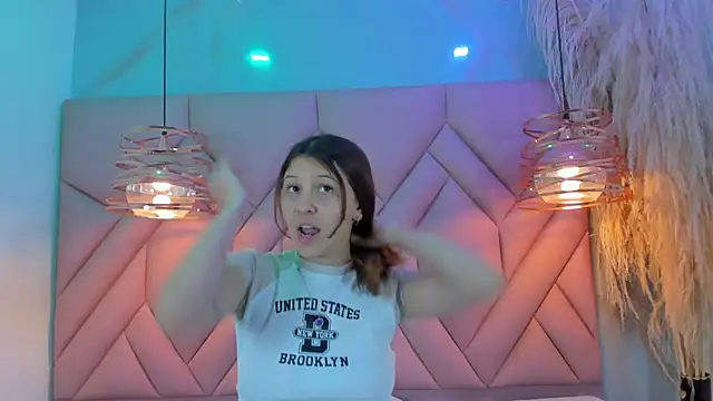 AngelaaCute  online show from 01-08-25, 12:15