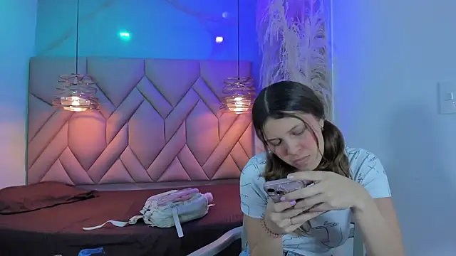 AngelaaCute  online show from 02-07-25, 12:28