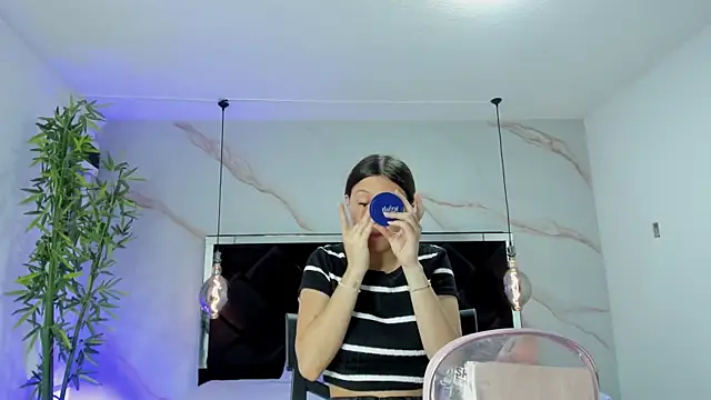 AngelaaCute  online show from 09-17-25, 12:29