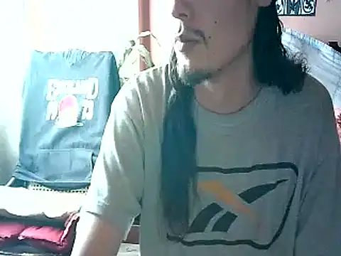 Snapshot of 2mgars chatting on 10-15-25, 05:13 2mgars online show from 10-15-25, 05:13