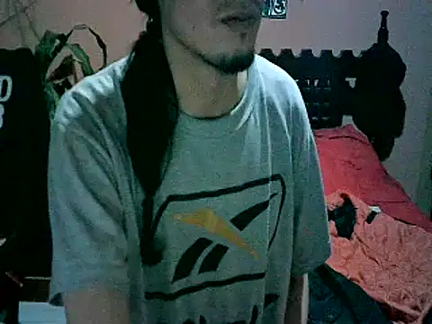 Snapshot of 2mgars chatting on 10-25-25, 01:02 2mgars online show from 10-25-25, 01:02