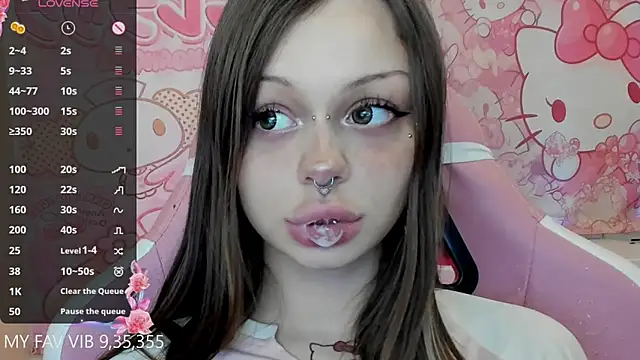 Snapshot of shy_melony chatting on 02-25-26, 01:21 shy melony online show from 02-25-26, 01:21