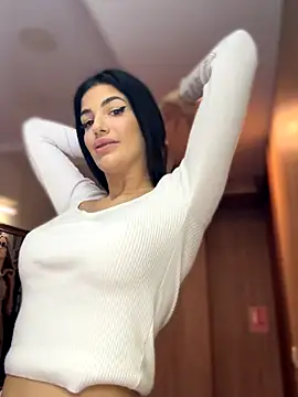 Snapshot of RaisaKali chatting on 10-31-25, 04:08 RaisaKali online show from 10-31-25, 04:08