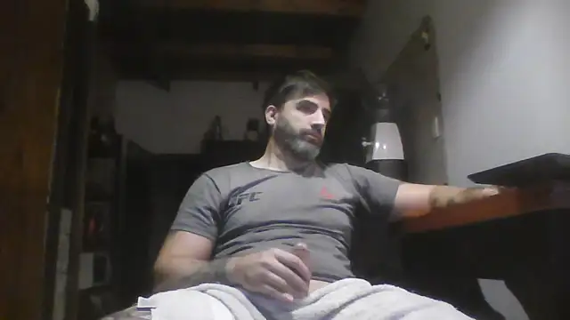 Snapshot of ozzypsico13 chatting on 05-25-26, 01:33 ozzypsico13 online show from 05-25-26, 01:33