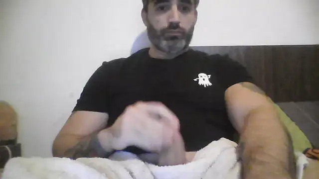 Snapshot of ozzypsico13 chatting on 06-01-26, 02:57 ozzypsico13 online show from 06-01-26, 02:57