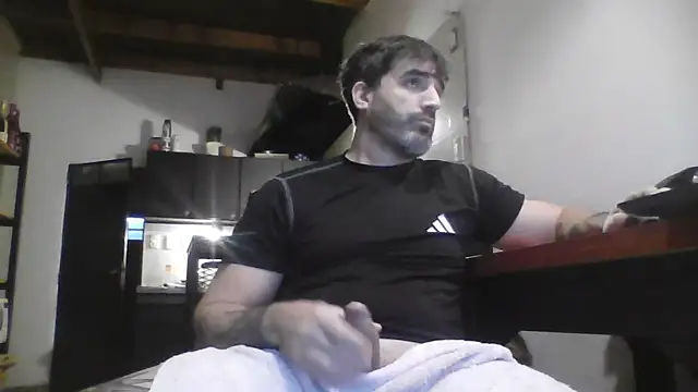 Snapshot of ozzypsico13 chatting on 06-01-26, 04:09 ozzypsico13 online show from 06-01-26, 04:09
