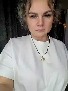 Snapshot of candy_queeen chatting on 12-08-24, 07:43 candy queeen online show from 12-08-24, 07:43