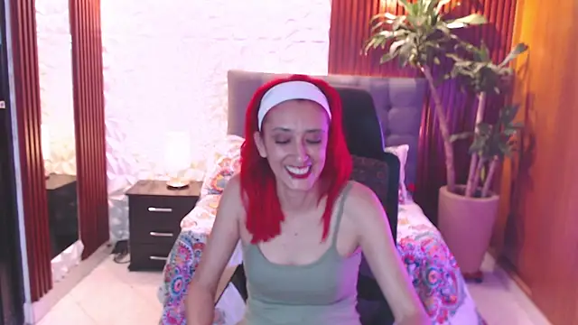 Snapshot of Ruby_Your_Milf chatting on 02-15-25, 11:14 Ruby Your Milf online show from 02-15-25, 11:14