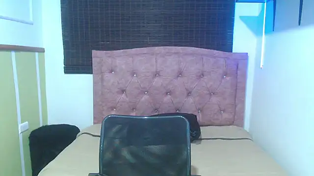 Snapshot of Ruby_Your_Milf chatting on 05-20-26, 06:36 Ruby Your Milf online show from 05-20-26, 06:36