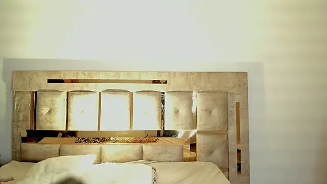 Ari sunshine  online show from 12-05-25, 01:58