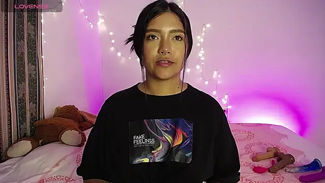 Snapshot of DIANEE_01 chatting on 01-28-25, 04:18 DIANEE 01 online show from 01-28-25, 04:18