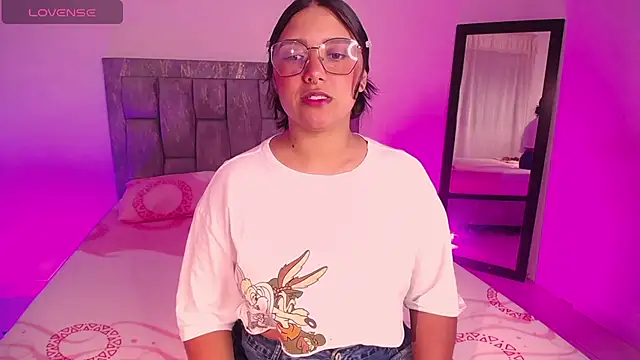 Snapshot of DIANEE_01 chatting on 11-01-25, 09:17 DIANEE 01 online show from 11-01-25, 09:17