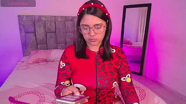 Snapshot of DIANEE_01 chatting on 11-13-25, 12:31 DIANEE 01 online show from 11-13-25, 12:31