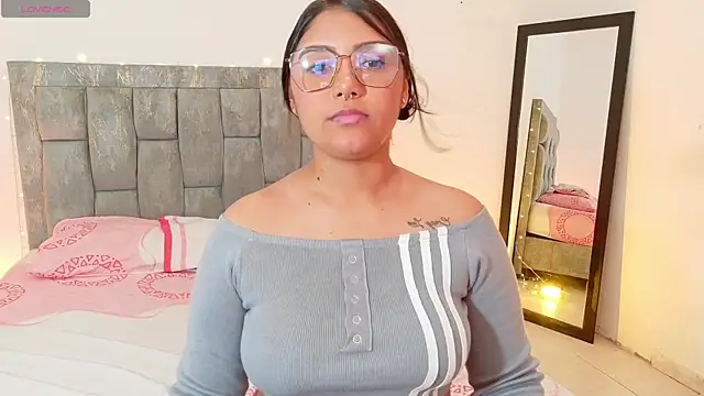 DIANEE 01 online show from 05-27-26, 10:51
