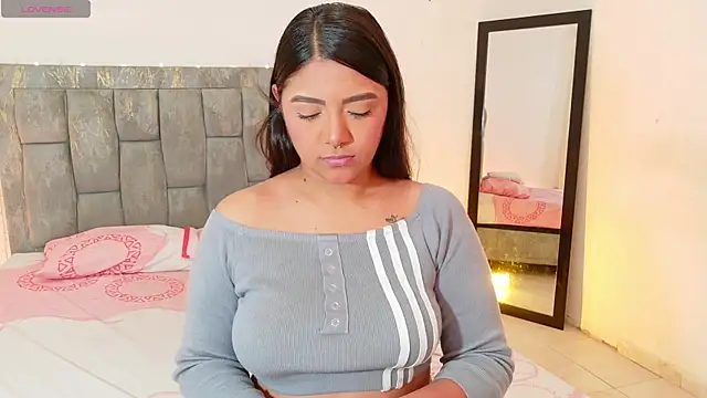 DIANEE 01 online show from 05-31-26, 09:27