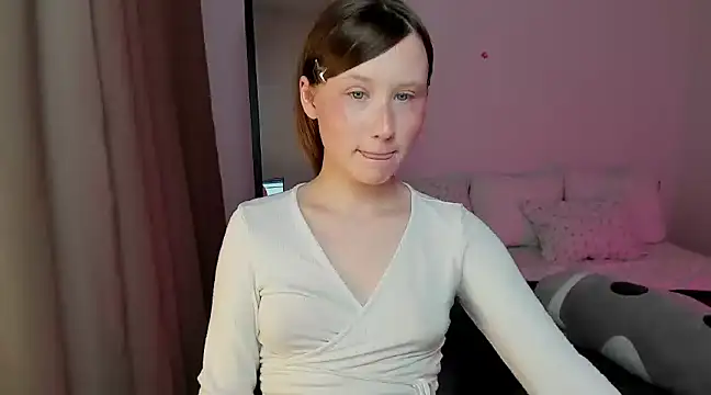 Snapshot of Stella_Sunny chatting on 12-19-24, 07:18 Stella Sunny online show from 12-19-24, 07:18