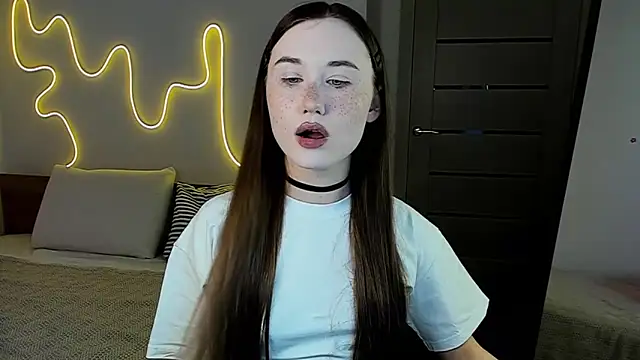 Snapshot of Stella_Sunny chatting on 12-17-25, 10:27 Stella Sunny online show from 12-17-25, 10:27