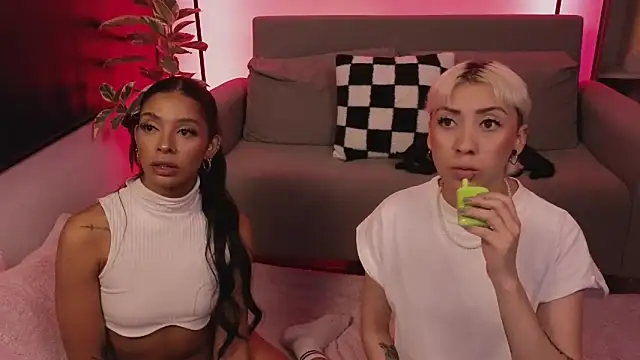 Snapshot of jane_hart_ chatting on 11-16-25, 01:00 jane hart online show from 11-16-25, 01:00