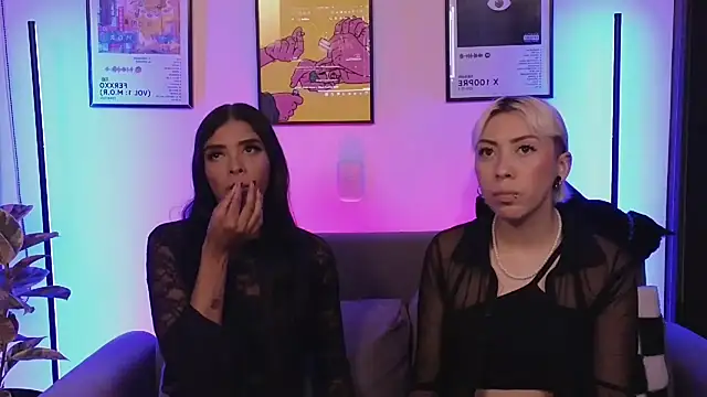 Snapshot of jane_hart_ chatting on 11-17-25, 01:33 jane hart online show from 11-17-25, 01:33