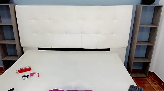 money Ts  online show from 02-21-25, 01:00